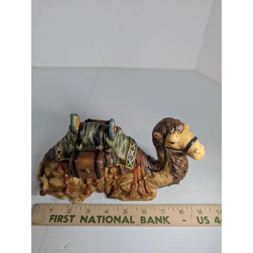 Christmas Vintage Grandeur Noel‎ Replacement Camel Sitting Porcelain 1999 N0094